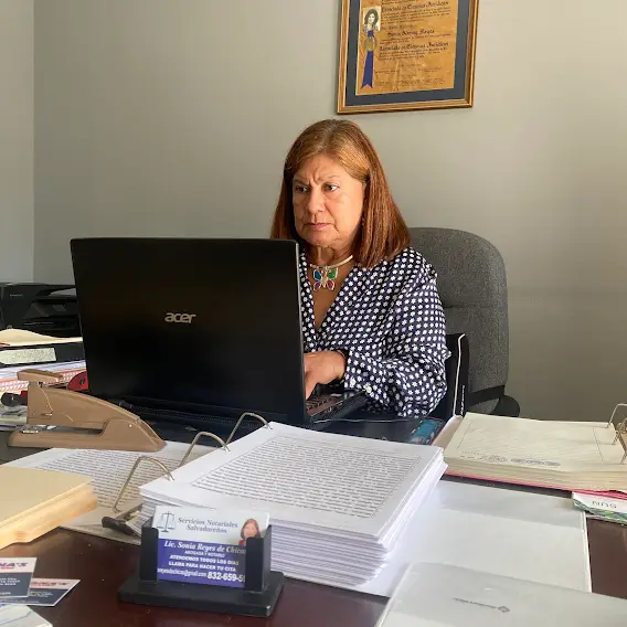 Sonia Reyes Notario y Abogada. Notario y Servicios Salvadoreños 